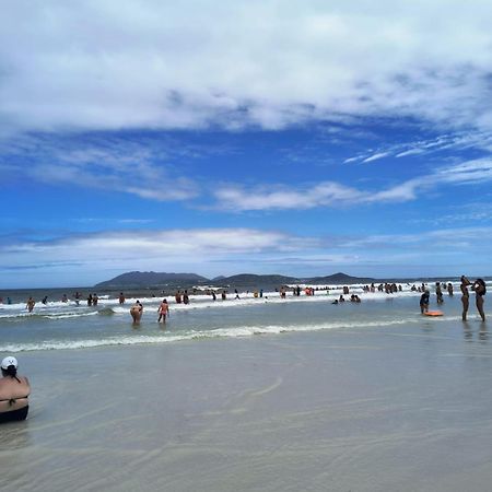 Apartamento Com Vista Para Praia Do Forte Em Cabo Frio Appartement Buitenkant foto